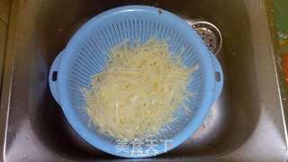 永远吃不腻的经典家常菜———酸辣土豆丝的做法步骤:7