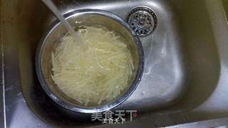 永远吃不腻的经典家常菜———酸辣土豆丝的做法步骤:3