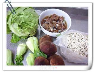 香菇牛肉面的做法步骤：1