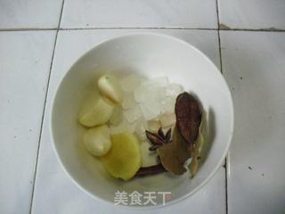 春笋烧蹄膀的做法步骤:3