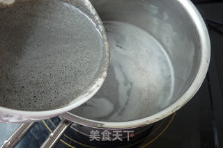 首乌芝麻糊的做法步骤:9