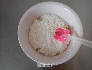 有馅的蛋糕孩子更爱吃——肉松蛋糕卷的做法步骤:7