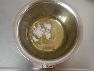 有馅的蛋糕孩子更爱吃——肉松蛋糕卷的做法步骤:5