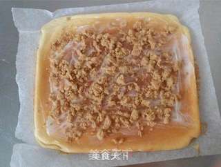 有馅的蛋糕孩子更爱吃——肉松蛋糕卷的做法步骤:13