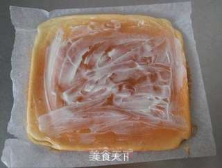 有馅的蛋糕孩子更爱吃——肉松蛋糕卷的做法步骤:12