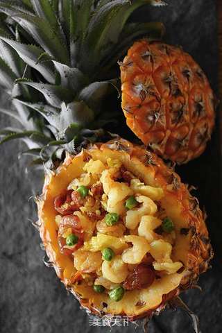 菠萝虾仁炒饭的做法步骤:10
