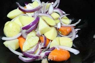 咖喱土豆炖牛肉的做法步骤:4