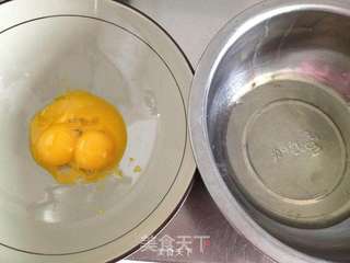 六寸酸奶戚风蛋糕的做法步骤:2