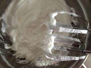 六寸黑加仑戚风蛋糕的做法步骤:4