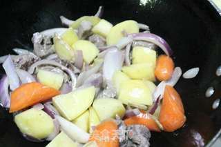 咖喱土豆炖牛肉的做法步骤:6