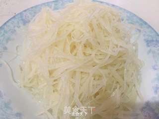 炝拌土豆丝的做法步骤：6