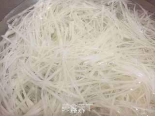 炝拌土豆丝的做法步骤：4