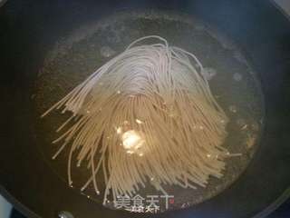 10分钟快手饭~简易版油泼面的做法步骤:5