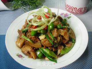 小炒带皮肘子的做法步骤:9