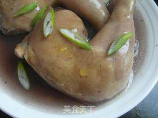 酒香蒸鸡腿的做法步骤:7