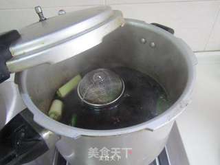 红萝卜羊肉煲的做法步骤:6