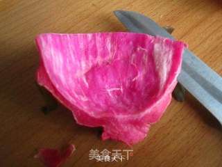 西方养颜圣品——火龙果皮麦芬的做法步骤:2