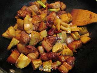 五花肉炖春笋的做法步骤:12