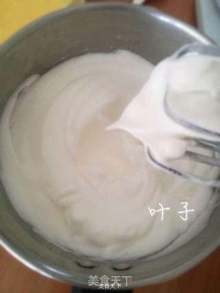 美味健康酸奶香蕉戚风的做法步骤:4