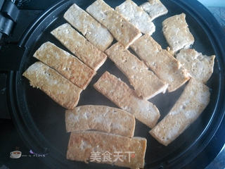 电饼铛煎豆腐的做法步骤:7