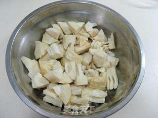 五花肉炖春笋的做法步骤:4