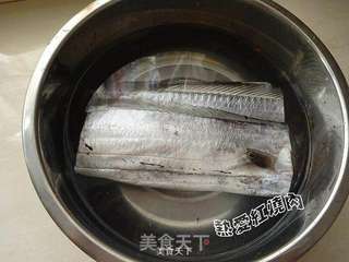 剁椒炖带鱼的做法步骤:2