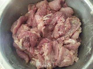 黑木耳瘦肉羹汤的做法步骤:2