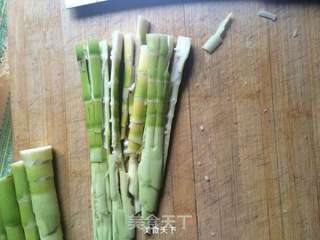 酱油焖笋的做法步骤:3