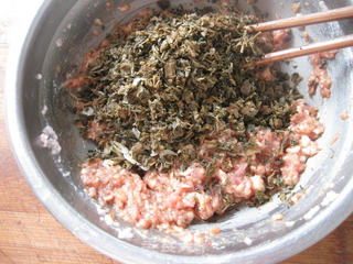 梅菜肉包的做法步骤:8