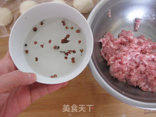 梅菜肉包的做法步骤:4