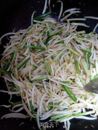 绿豆芽炒韭菜的做法步骤:5