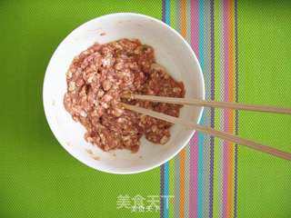 肉馅酿鱿鱼的做法步骤:2