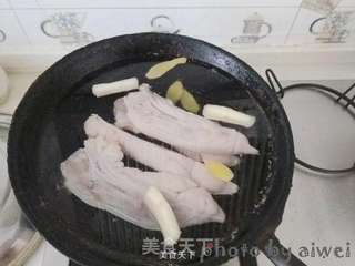 回锅猪蹄的做法步骤：3