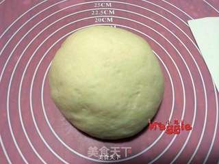 圆咕噜香肠包的做法步骤:7