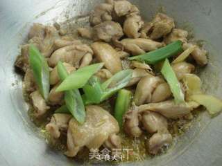 口蘑咖喱鸡的做法步骤:7