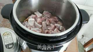 糖醋排骨的做法步骤:2