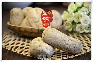 红椒炒灰豆腐果的做法步骤:3