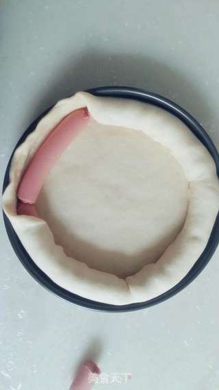 香菇虾仁火腿卷边PIZZA的做法步骤:4