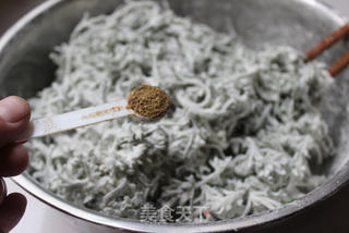 春食野菜正当时——白蒿芽麦饭的做法步骤:5