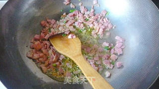 荷尔美培根试用——韭菜培根炒饭的做法步骤:3
