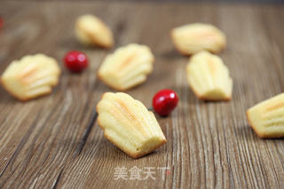 恋上柠檬香的味道---玛德琳蛋糕的做法步骤:16