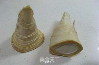 凉拌春笋尖的做法步骤：1