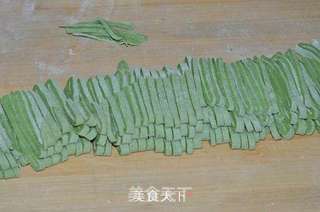 番茄蛋卤菠菜面的做法步骤:8