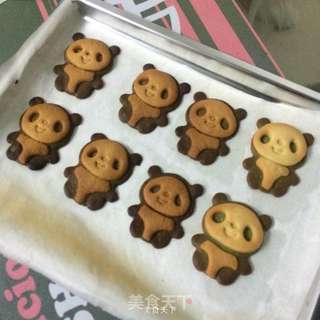 抹茶熊猫饼干的做法步骤:9