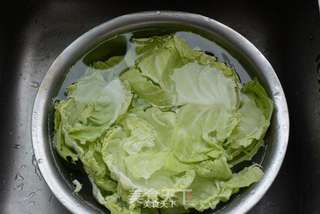 炝炒圆白菜的做法步骤:2
