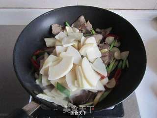 青蒜冬笋炒口条的做法步骤:9