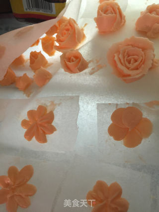 蝶恋花生日蛋糕的做法步骤:2