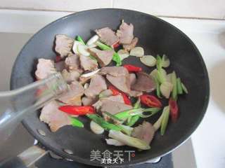 青蒜冬笋炒口条的做法步骤:8