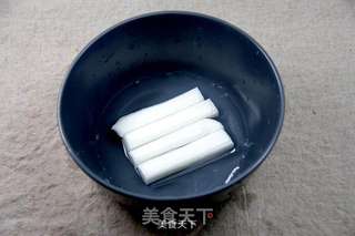 培根卷米条(荷美尔定制菜谱)的做法步骤:2