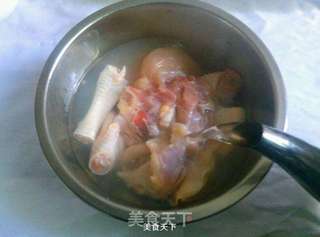 时蔬鸡骨汤的做法步骤:2